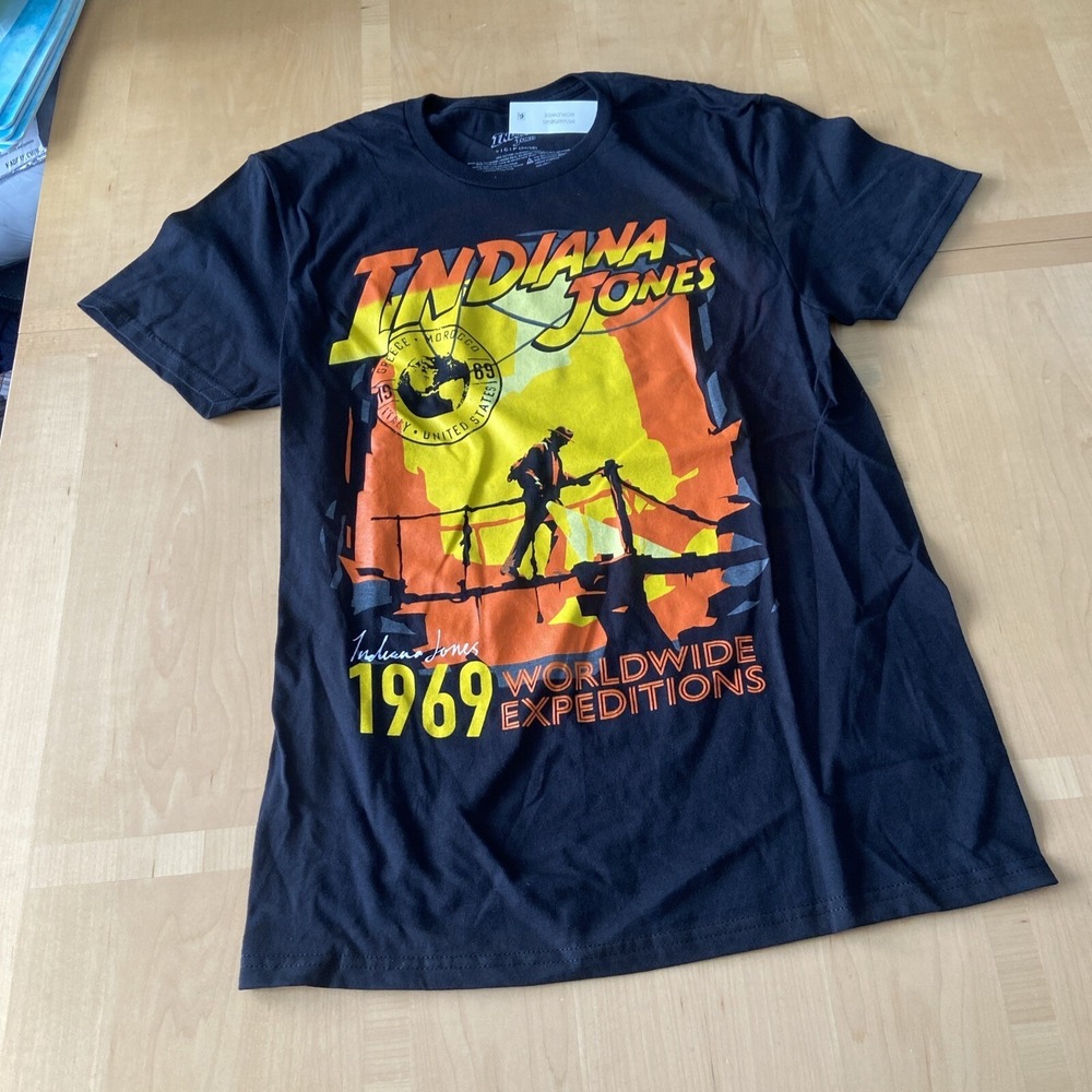 Indiana Jones Mens Shirt 1969 WorldWide Expeditions Size Small 34/36 Black